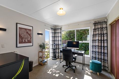 Photo of property in 4 Crownhill Street, Spotswood, New Plymouth, 4310