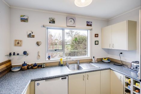 Photo of property in 233a Grove Road, Mayfair, Hastings, 4122