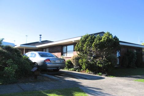Photo of property in 4 Grange Place, Milson, Palmerston North, 4414