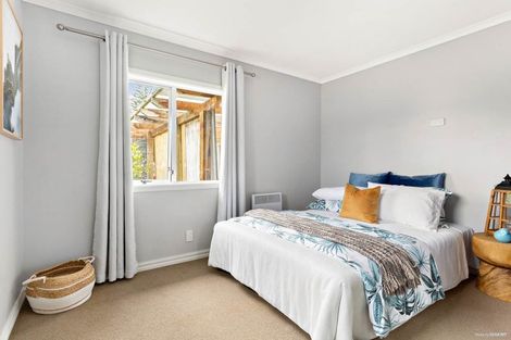 Photo of property in 126 Chivalry Road, Glenfield, Auckland, 0629