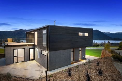 Photo of property in 58 Forest Heights, Wanaka, 9305