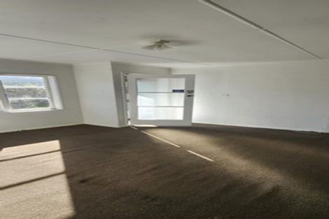 Photo of property in 18 Collins Avenue, Tawa, Wellington, 5028