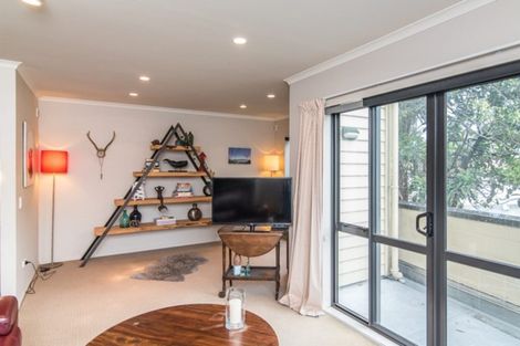 Photo of property in Te Kakariki Apartments, 1/1 Wellington Road, Paekakariki, 5034