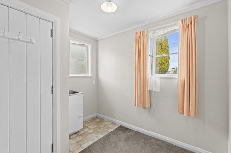 Photo of property in 5 Rangatira Road, Hunterville, 4730