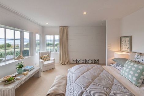 Photo of property in 7 Marine Parade, Seatoun, Wellington, 6022