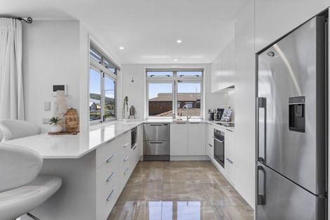 Photo of property in 1 Rita Street, Mount Maunganui, 3116