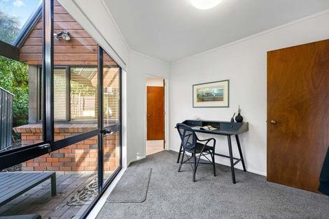 Photo of property in 27 Delamare Road, St Andrews, Hamilton, 3200