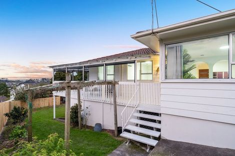 Photo of property in 92 Gallony Avenue, Massey, Auckland, 0614
