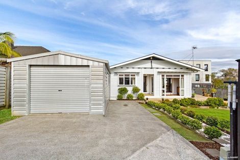 Photo of property in 1a Islington Avenue, New Lynn, Auckland, 0600
