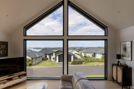 Photo of property in 50 Bert Wall Drive, Omokoroa, 3114