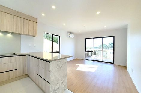 Photo of property in 44 Cyclarama Crescent, Massey, Auckland, 0614