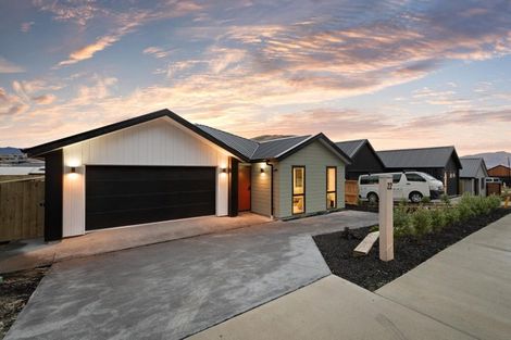 Photo of property in 22 Cheviot Street, Jacks Point, 9371