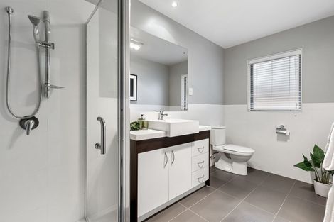 Photo of property in 46 Newbury Place, Schnapper Rock, Auckland, 0632