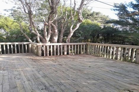 Photo of property in 8 Glanmire Road, Newlands, Wellington, 6037