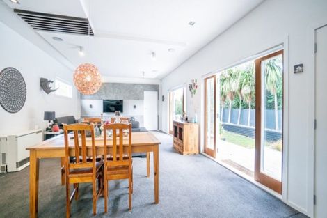 Photo of property in 4 Stirling Crescent, Hokowhitu, Palmerston North, 4410