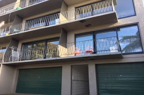 Photo of property in Barton Flats, 1/9-11 Barton Terrace, Thorndon, Wellington, 6011