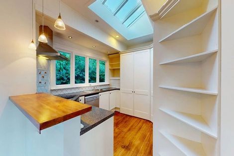 Photo of property in 43 Trelissick Crescent, Ngaio, Wellington, 6035