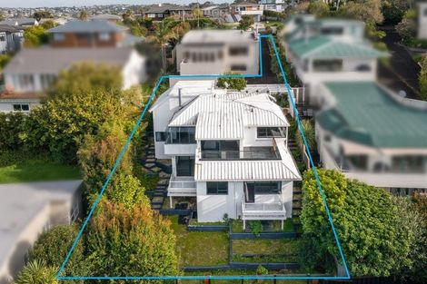 Photo of property in 2/173 East Coast Road, Castor Bay, Auckland, 0620