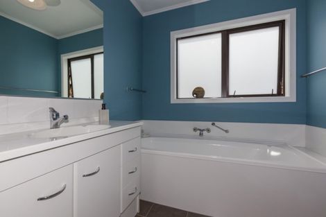 Photo of property in 83b Golf Road, Paraparaumu Beach, Paraparaumu, 5032