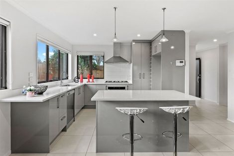 Photo of property in 35 Tarapiroe Avenue, Takanini, 2112