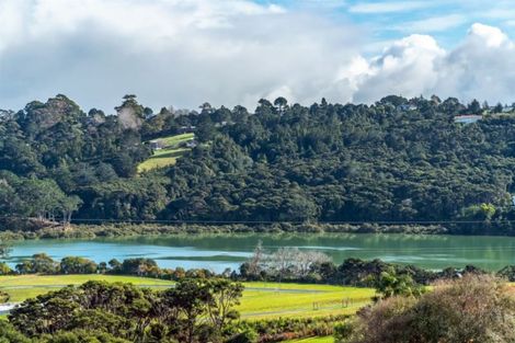 Photo of property in 160 Kittiwake Drive, Schnapper Rock, Auckland, 0632