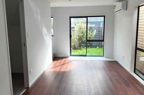 Photo of property in 44b Cyclarama Crescent, Massey, Auckland, 0614