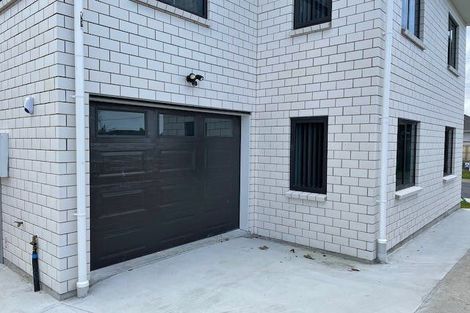 Photo of property in 3a Edwards Avenue, Henderson, Auckland, 0610