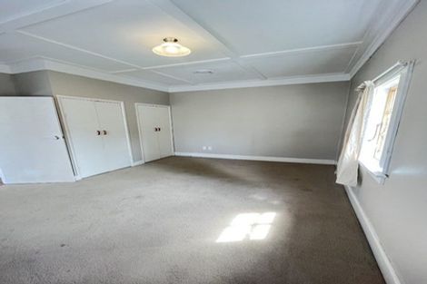 Photo of property in 1/2 Onslow Road, Papakura, 2110
