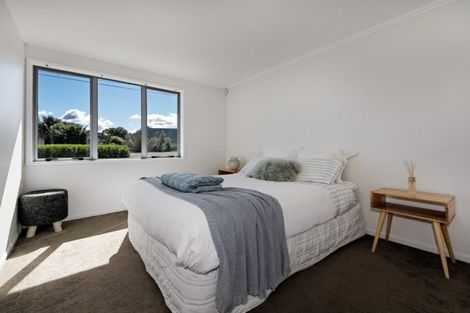 Photo of property in 93 Hobsonville Road, West Harbour, Auckland, 0618