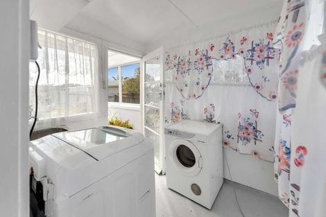 Photo of property in 3 Murch Place, Tawhero, Whanganui, 4500