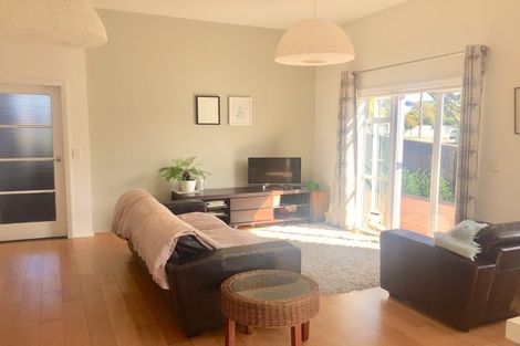 Photo of property in 2 Pembroke Road, Northland, Wellington, 6012