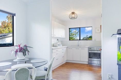 Photo of property in 6 Peterhouse Place, West Harbour, Auckland, 0618