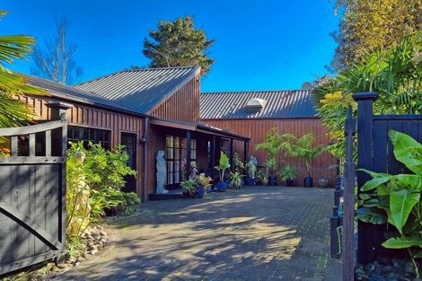 Photo of property in 14 Hebe Place, Birkenhead, Auckland, 0626