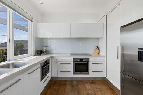 Photo of property in 1/41 East Coast Road, Milford, Auckland, 0620