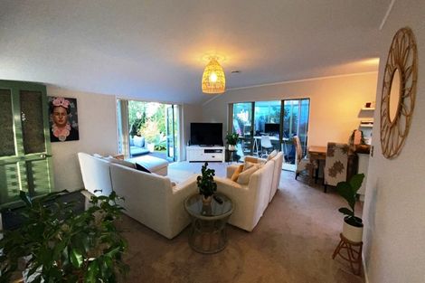 Photo of property in 2/14 Knott Road, Stanmore Bay, Whangaparaoa, 0932