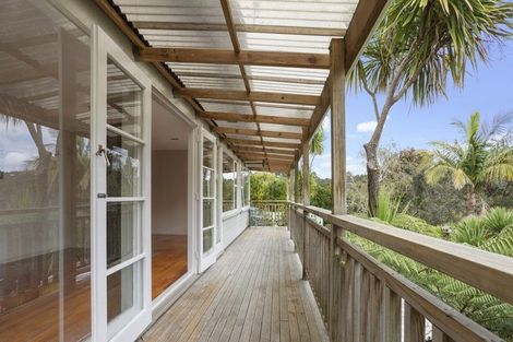 Photo of property in 12 Highland Avenue, Titirangi, Auckland, 0604
