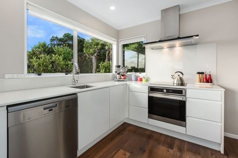 Photo of property in 76 Mercury Way, Whitby, Porirua, 5024