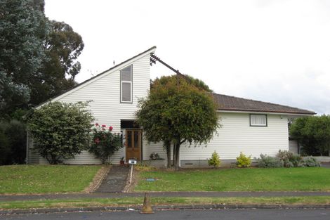 Photo of property in 27 Lindis Place, Mangere Bridge, Auckland, 2022