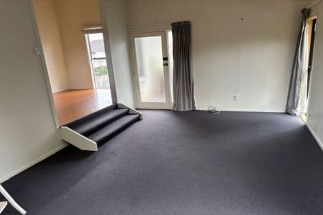 Photo of property in 28 Hiwihau Place, Glenfield, Auckland, 0629