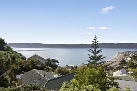 Photo of property in 33 Newport Terrace, Seatoun, Wellington, 6022