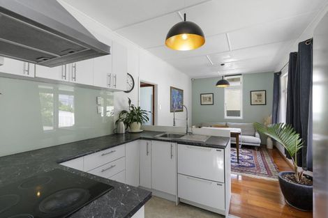 Photo of property in 167 Sutherland Road, Lyall Bay, Wellington, 6022