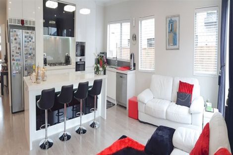 Photo of property in 20 Drumbuoy Drive, Flat Bush, Auckland, 2019