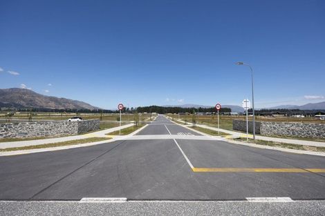Photo of property in 28 Barton Street, Lake Hawea, 9382