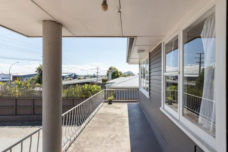 Photo of property in 590 Maunganui Road, Mount Maunganui, 3116