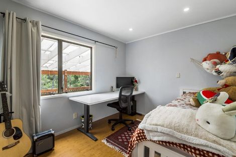 Photo of property in 5 Saddleback Rise, Murrays Bay, Auckland, 0630