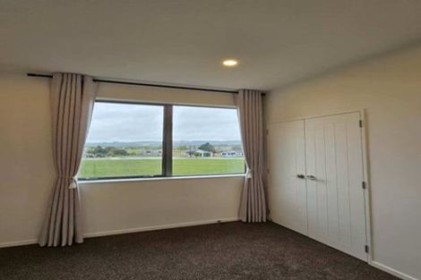 Photo of property in 3 Yellow Pear Lane, Karaka, 2578