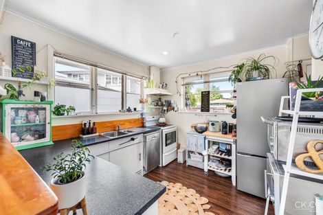 Photo of property in 11 Hall Grove, Ebdentown, Upper Hutt, 5018