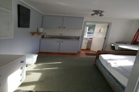 Photo of property in 104 Parkvale Road, Karori, Wellington, 6012