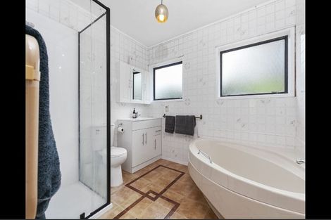 Photo of property in 11a Orewa Heights Crescent, Orewa, 0931