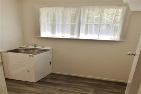 Photo of property in 72 Mckenzie Road, Mangere Bridge, Auckland, 2022